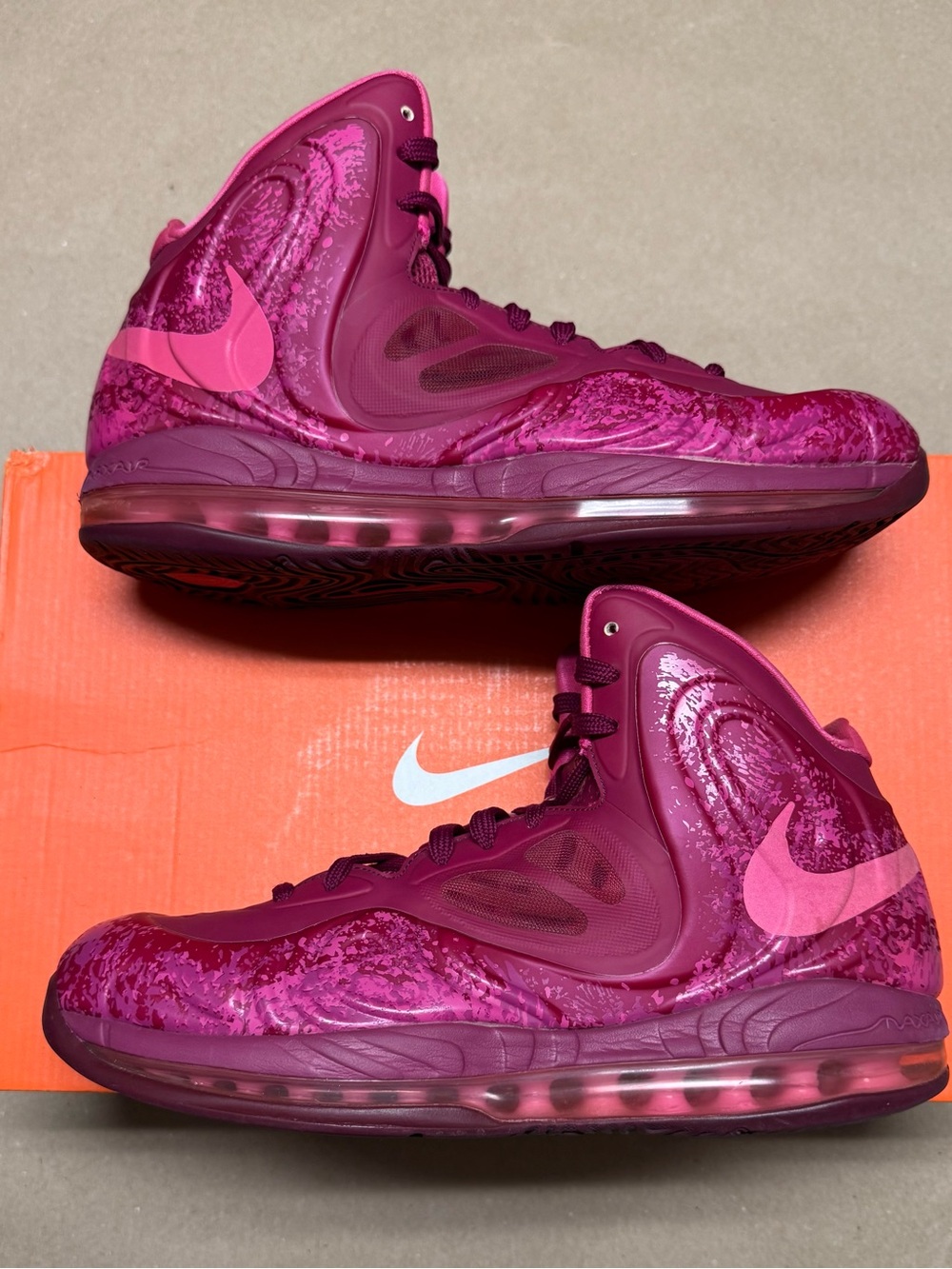 Nike Air Max Hyperposite Plum Men’s size 9.5 Basketball shoes Rare!